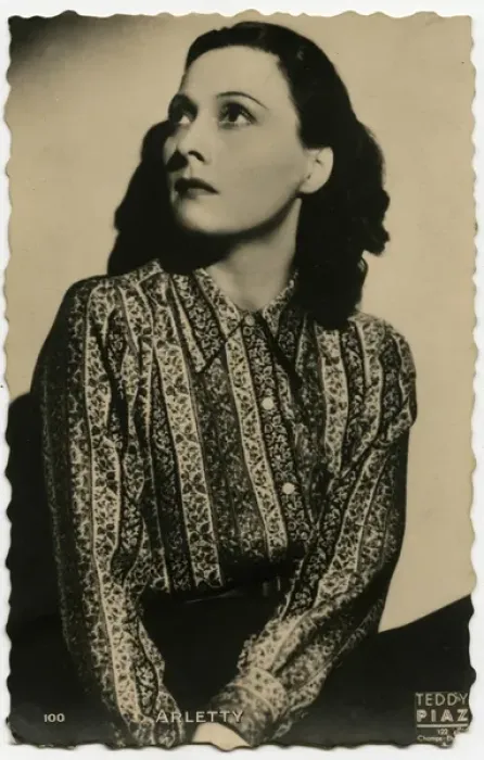 Framed Print : Arletty. L鯮 ie Marie Julie Bathiat (1898 1992) Framed Print : Arletty. L鯮 ie Marie Julie Bathiat (1898 1992)