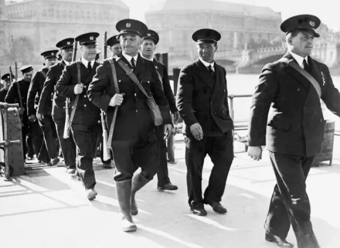 Framed Print : Armed London firemen at Lambeth fireboat pontoon, WW2 Framed Print : Armed London firemen at Lambeth fireboat pontoon, WW2