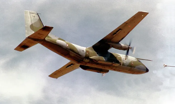 Framed Print : Armee de l'Air - Transall C-160R 64-GQ (msn R217), of ET. 64, chasing the refuelling drogue from a C-160 tanker. (Transall - TRANSport ALLianz / Armee de l'Air - French Air Force). Date: circa 2000 Framed Print : Armee de l'Air - Transall C-160R 64-GQ (msn R217), of ET. 64, chasing the refuelling drogue from a C-160 tanker. (Transall - TRANSport ALLianz / Armee de l'Air - French Air Force). Date: circa 2000
