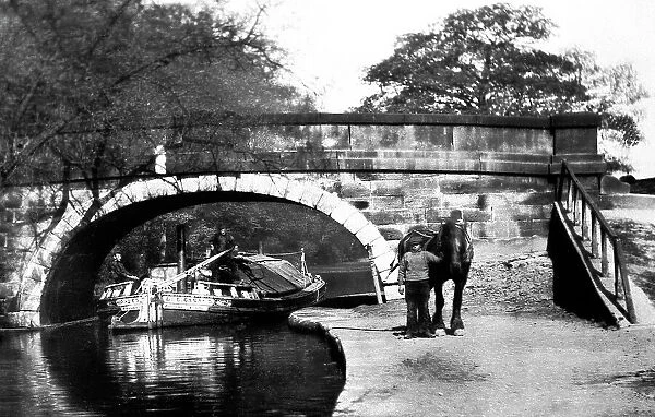 Armley - Redcote Bridge - Leeds and Liverpool Canal