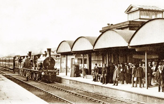Framed Print : Ashby-de-la-Zouch Midland Railway Station early 1900s Framed Print : Ashby-de-la-Zouch Midland Railway Station early 1900s