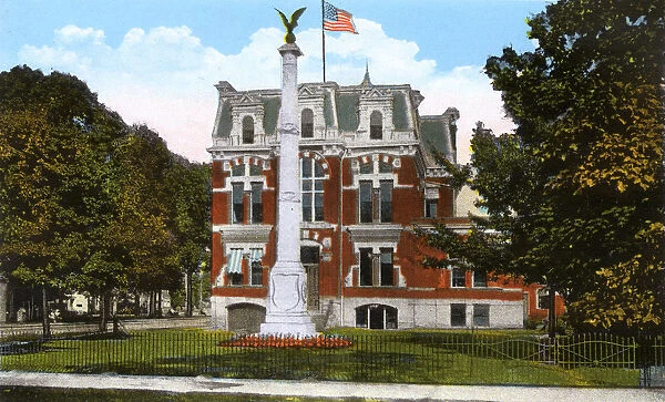 Ashtabula, Ohio, USA - City Hall and Civil War Monument