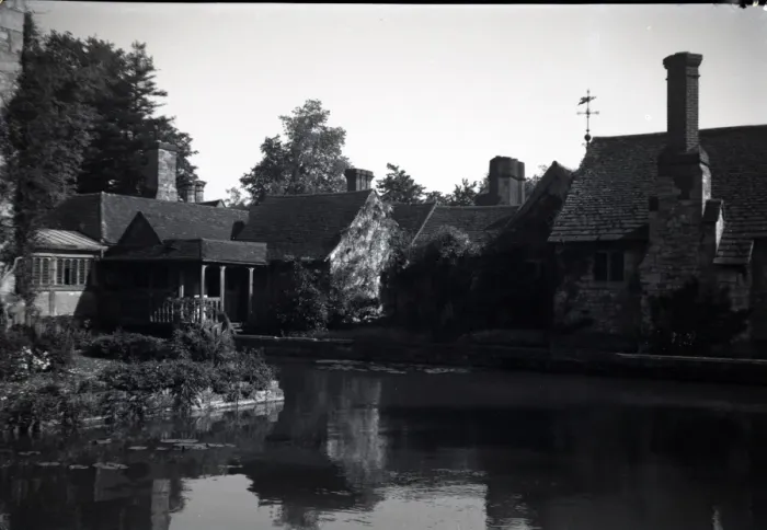 Framed Print : Astor Wing Cottages, Hever Castle, Kent Framed Print : Astor Wing Cottages, Hever Castle, Kent