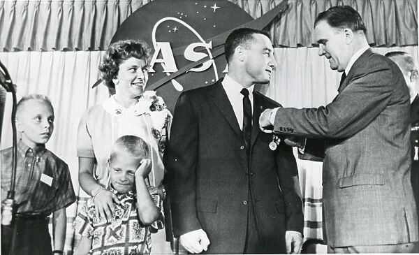 Astronaut Virgil ?Gus? Grissom receives the NASA Distin?