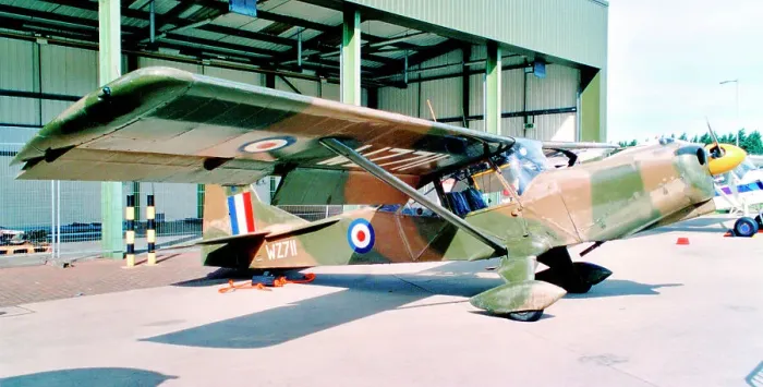 Framed Print : Auster AOP. 9M G-AVHT Framed Print : Auster AOP. 9M G-AVHT