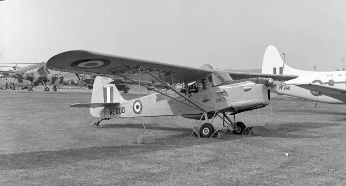 Framed Print : Auster T. 7 WE600 Framed Print : Auster T. 7 WE600