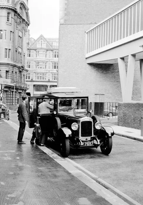 Framed Print : Austin 12 / 4 Heavy Saloon, regn. DP7657 Framed Print : Austin 12 / 4 Heavy Saloon, regn. DP7657