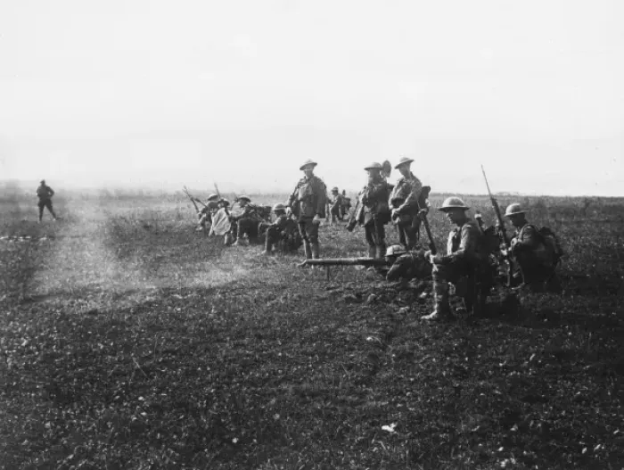 Framed Print : Australian infantry opposite Hindenburg Line, France, WW1 Framed Print : Australian infantry opposite Hindenburg Line, France, WW1