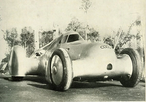 Auto Union with enclosed cockpit during Italian speed trials