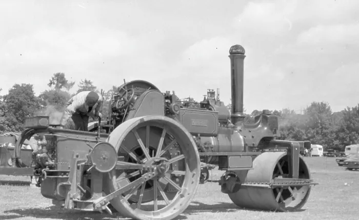 Framed Print : Aveling and Porter Road Roller number: 9008, George Framed Print : Aveling and Porter Road Roller number: 9008, George