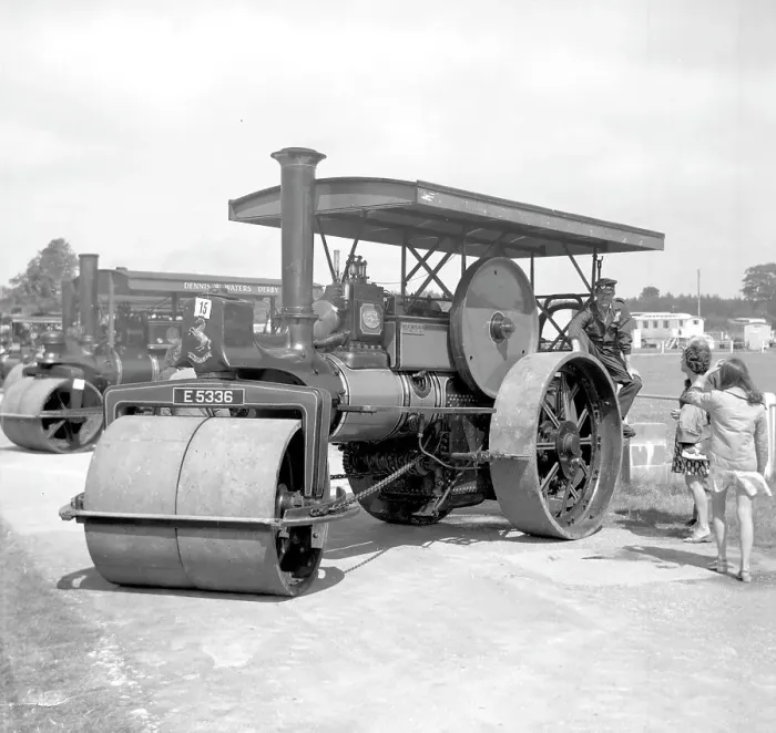 Framed Print : Aveling and Porter Road Roller number 9128 Major Framed Print : Aveling and Porter Road Roller number 9128 Major