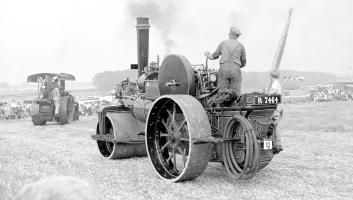 Framed Print : Aveling & Porter Road Roller R 7464 Framed Print : Aveling & Porter Road Roller R 7464