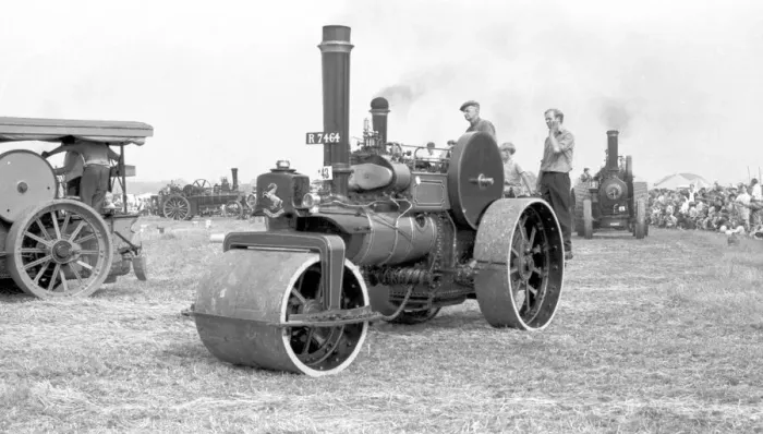 Framed Print : Aveling & Porter Road Roller R 7464 Framed Print : Aveling & Porter Road Roller R 7464