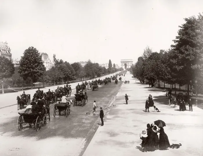 Framed Print : Avenue du Bois de Boulogne, Avenue foch, Paris France Framed Print : Avenue du Bois de Boulogne, Avenue foch, Paris France