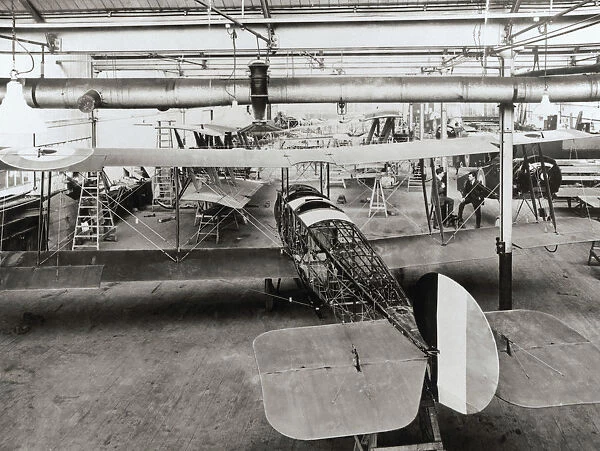 Avro 504. Royal Airforce Avro 504S under Construction at the Humber Works