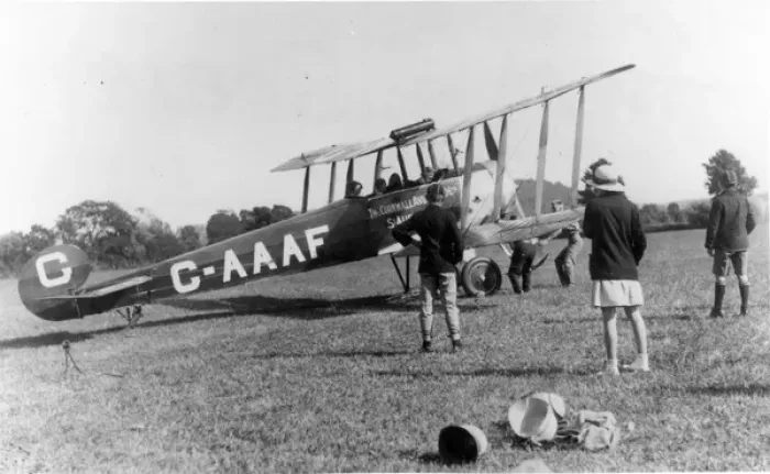 Framed Print : Avro 504K G-aAF being used for joyriding c1925 Framed Print : Avro 504K G-aAF being used for joyriding c1925