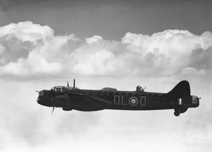 Framed Print : Avro 679 Manchester 1 / I Framed Print : Avro 679 Manchester 1 / I