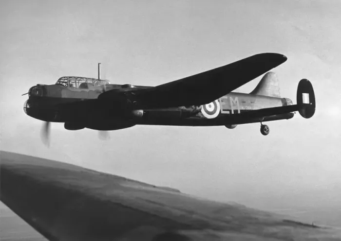 Framed Print : Avro 679 Manchester 1 / I Framed Print : Avro 679 Manchester 1 / I