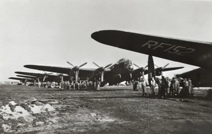 Framed Print : Avro 683 Lancaster Framed Print : Avro 683 Lancaster