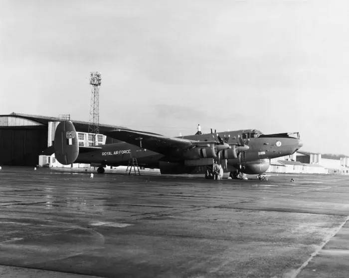 Framed Print : Avro 696 Shackleton AEW-2 Framed Print : Avro 696 Shackleton AEW-2