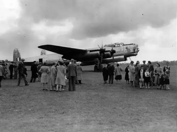 Framed Print : Avro Lincoln B2 RE414 Mercury II Framed Print : Avro Lincoln B2 RE414 Mercury II