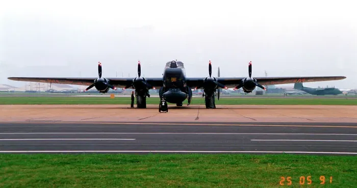 Framed Print : Avro Shackleton AEW. 2 WL747 Florence Framed Print : Avro Shackleton AEW. 2 WL747 Florence