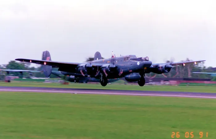 Framed Print : Avro Shackleton AEW. 2 WL747 Florence Framed Print : Avro Shackleton AEW. 2 WL747 Florence