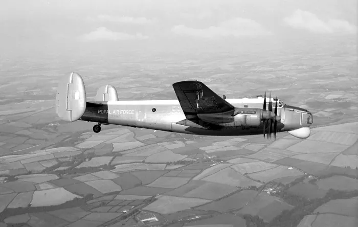 Framed Print : Avro Shackleton T.4 WB822 Framed Print : Avro Shackleton T.4 WB822