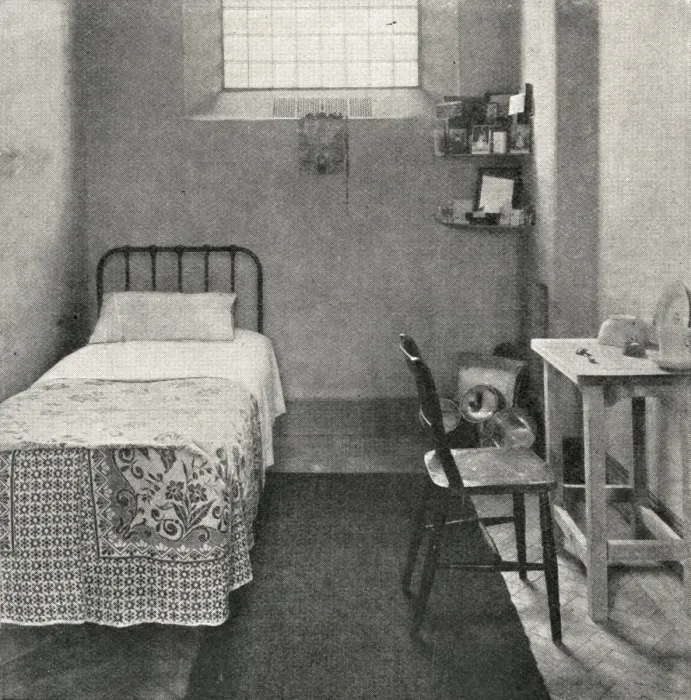 Framed Print : Aylesbury Inebriate Reformatory - Inmate Cell Framed Print : Aylesbury Inebriate Reformatory - Inmate Cell