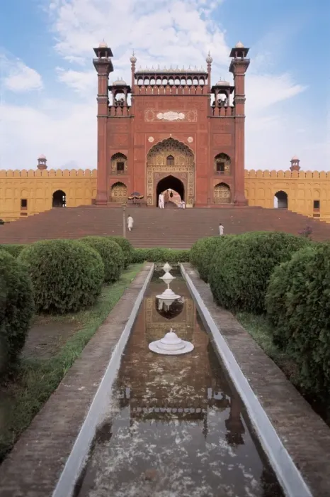 Framed Print : Badshahi Mosque. 1674. PAKISTAN. PUNJAB. Lahore Framed Print : Badshahi Mosque. 1674. PAKISTAN. PUNJAB. Lahore