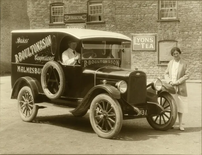 Framed Print : Bakers Delivery Van 2, Malmesbury, Wilts (No livery) Framed Print : Bakers Delivery Van 2, Malmesbury, Wilts (No livery)