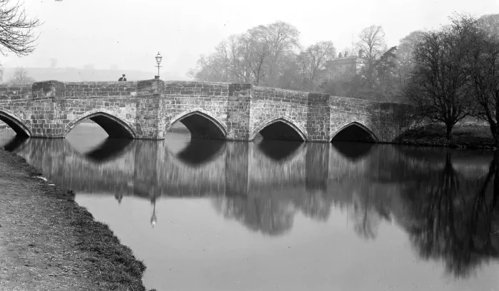 Framed Print : Bakewell, Derbyshire, bridge over R. Wye Framed Print : Bakewell, Derbyshire, bridge over R. Wye