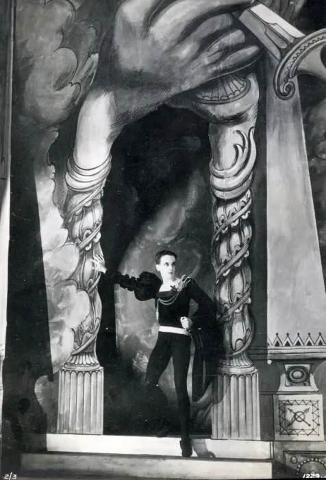 Framed Print : Ballet Dancer Robert Helpmann as Hamlet Framed Print : Ballet Dancer Robert Helpmann as Hamlet