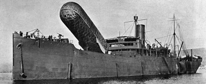 Framed Print : Balloon ship, WW1 Framed Print : Balloon ship, WW1