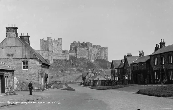 Framed Print : Bamburgh Castle Framed Print : Bamburgh Castle
