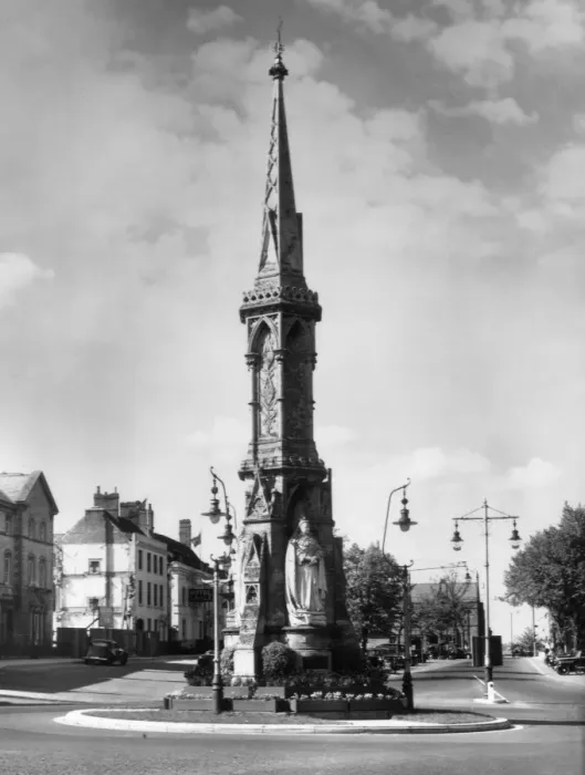 Framed Print : Banbury Cross Framed Print : Banbury Cross