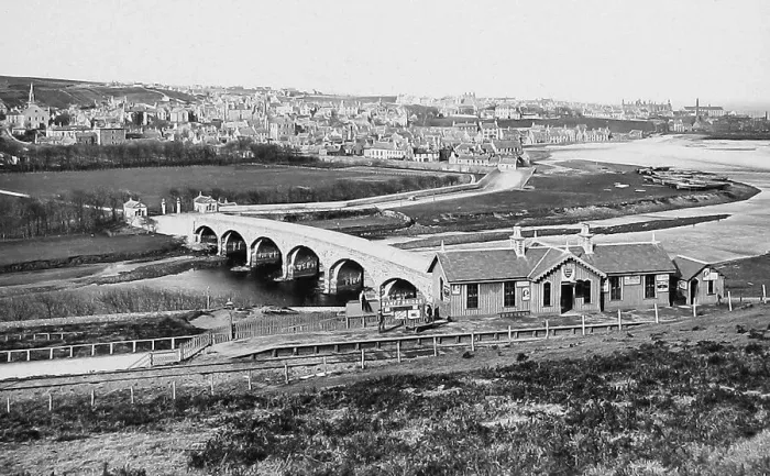 Framed Print : Banff Bridge Railway Station, Macduff, Scotland Framed Print : Banff Bridge Railway Station, Macduff, Scotland
