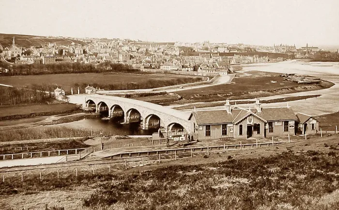 Framed Print : Banff Bridge Railway Station, Macduff, Scotland Framed Print : Banff Bridge Railway Station, Macduff, Scotland