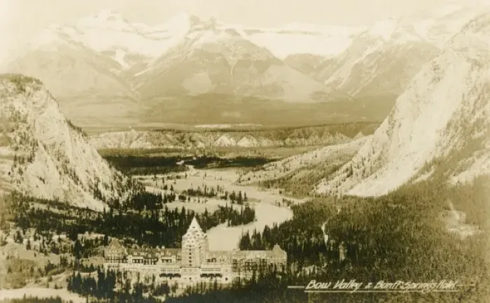 Framed Print : Banff Springs Hotel - Bow Valley, Canada Framed Print : Banff Springs Hotel - Bow Valley, Canada