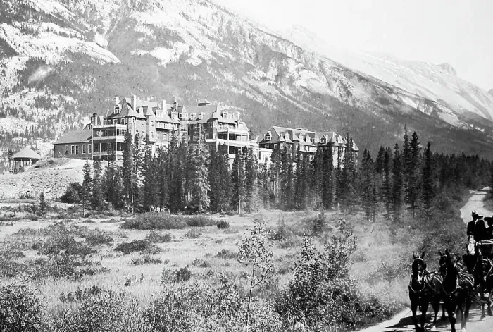 Framed Print : Banff Springs Hotel, Canada Framed Print : Banff Springs Hotel, Canada