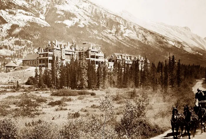 Framed Print : Banff Springs Hotel, Canada Framed Print : Banff Springs Hotel, Canada