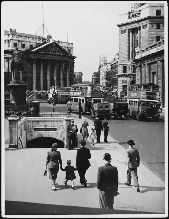 Framed Print : Bank of England C1950 Framed Print : Bank of England C1950
