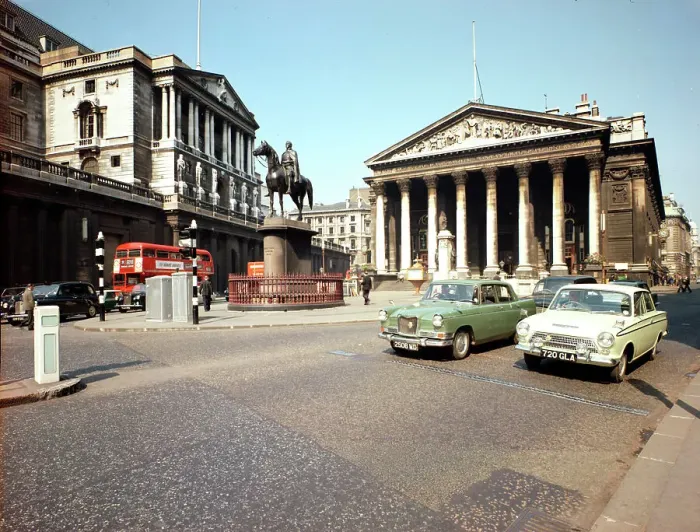 Framed Print : Bank of England and Royal Exchange, London Framed Print : Bank of England and Royal Exchange, London