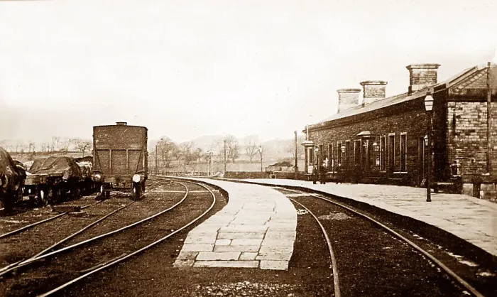 Framed Print : Bank Top Railway Station, Burnley, Lancashire, early 1900s Framed Print : Bank Top Railway Station, Burnley, Lancashire, early 1900s