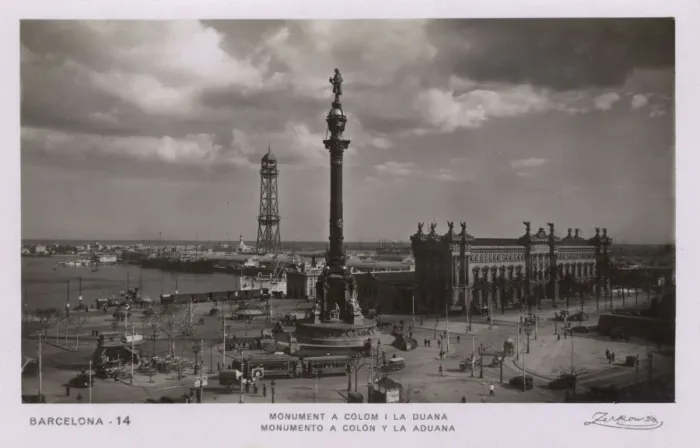 Framed Print : Barcelona, Spain, Columbus Monument and Old Customs Building Framed Print : Barcelona, Spain, Columbus Monument and Old Customs Building