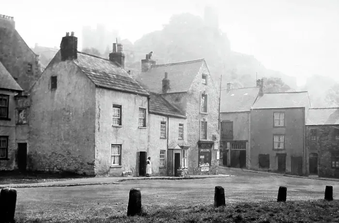 Framed Print : Bargate Green, Richmond, Yorkshire in the 1940 / 50s Framed Print : Bargate Green, Richmond, Yorkshire in the 1940 / 50s
