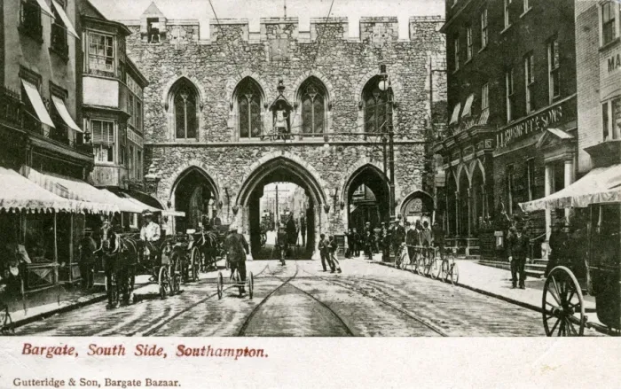 Framed Print : The Bargate, Southampton, Hampshire Framed Print : The Bargate, Southampton, Hampshire