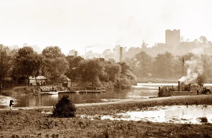 Framed Print : Barges on the River Don, Conisbrough Framed Print : Barges on the River Don, Conisbrough