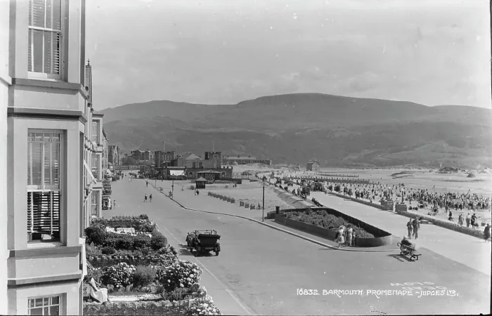 Framed Print : Barmouth Promenade Framed Print : Barmouth Promenade