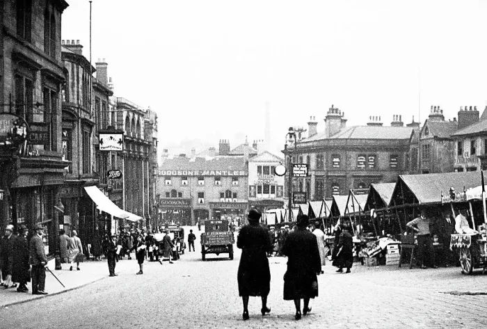 Framed Print : Barnsley Market Hill early 1900s Framed Print : Barnsley Market Hill early 1900s